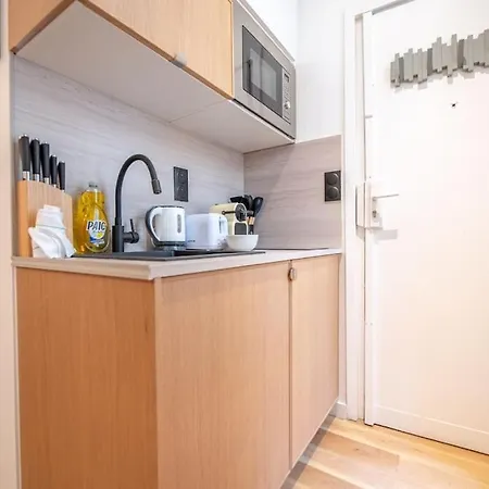 Apartment Exposition - Eiffel Tower