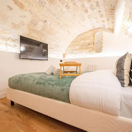 Apartment Exposition - Eiffel Tower *