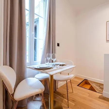 Exposition - Eiffel Tower